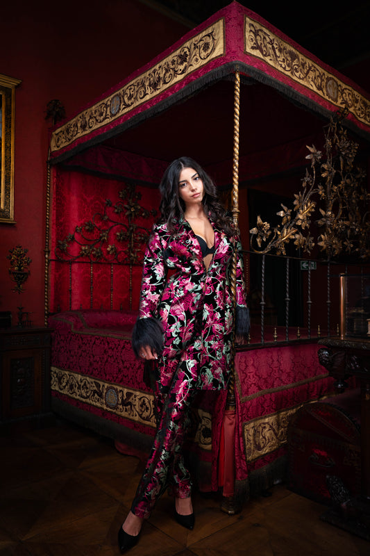 Giacca e Pantalone “Duchessa di Monteleone” – Velluto di seta stampato con dettagli in pelliccia | JLAdore Couture #AfterGattopardo