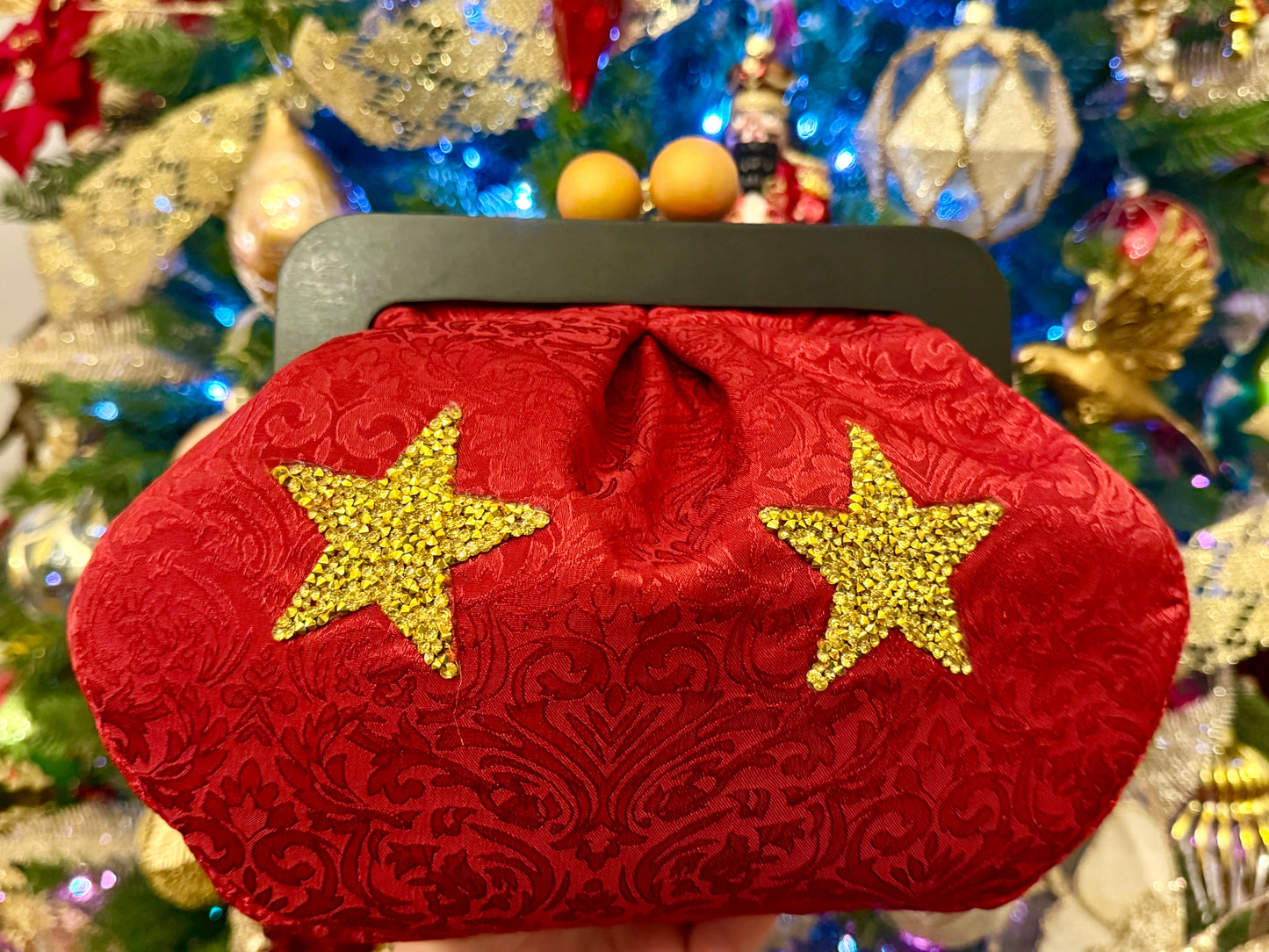 Borsa Pasticcino Couture in Broccato Rosso con Stelle Gioiello