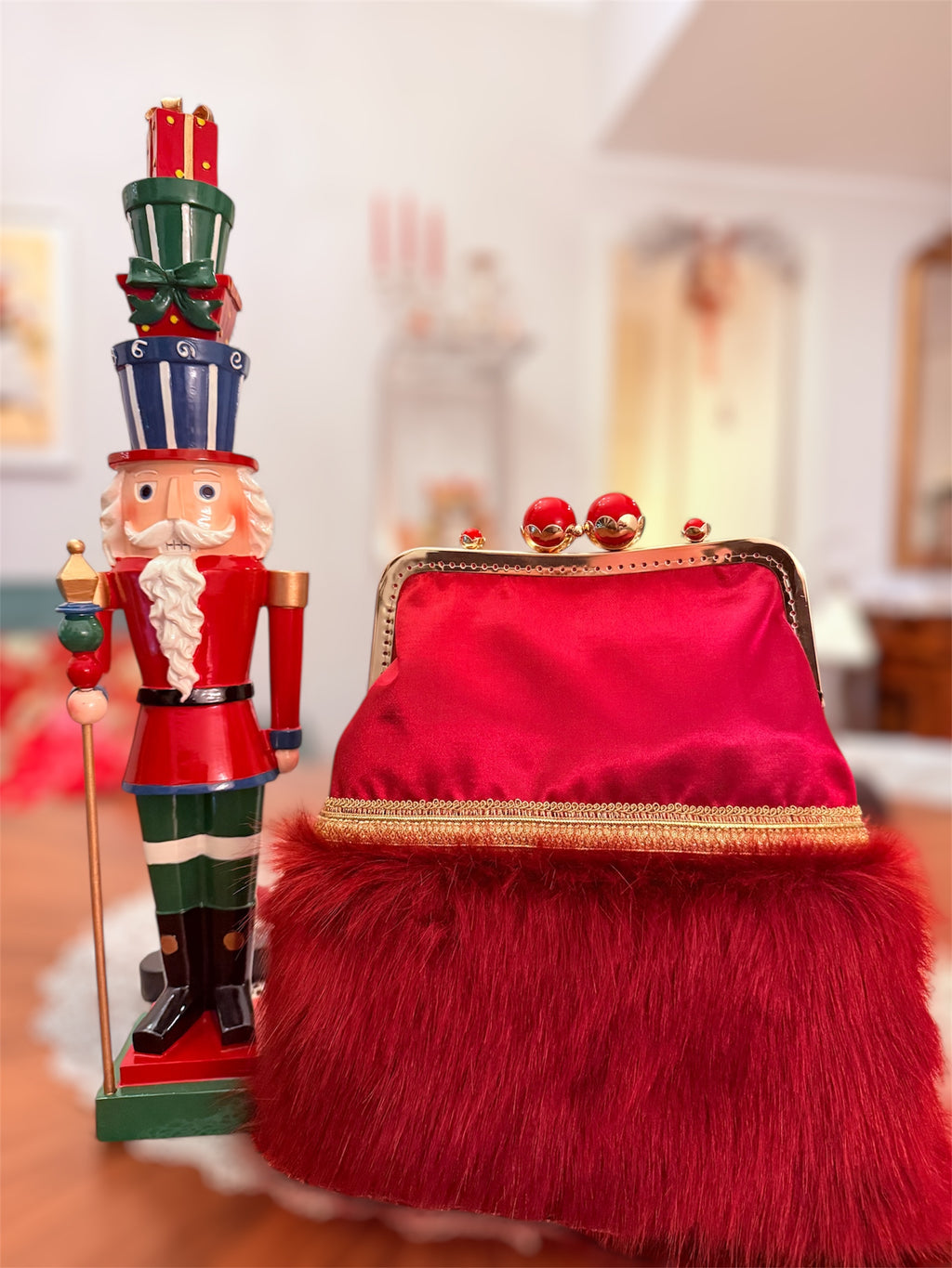 Borsa clic-clac in velluto rosso con fiocco gioiello