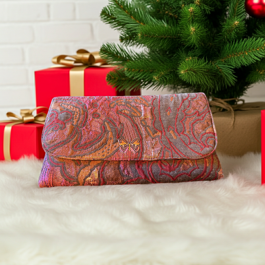 Pochette jacquard rubino con farfalla ricamata 2
